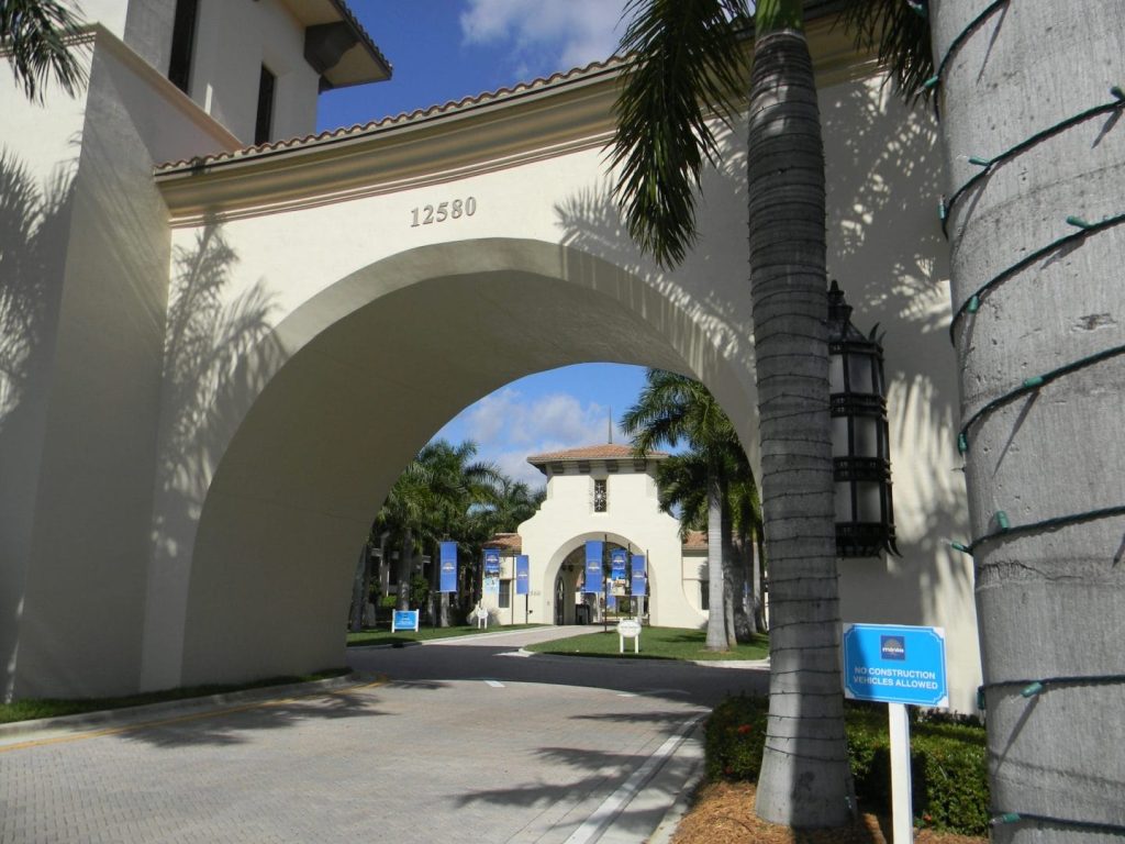 Villa Artesia – Villa Alhambra & Villa Bearritz