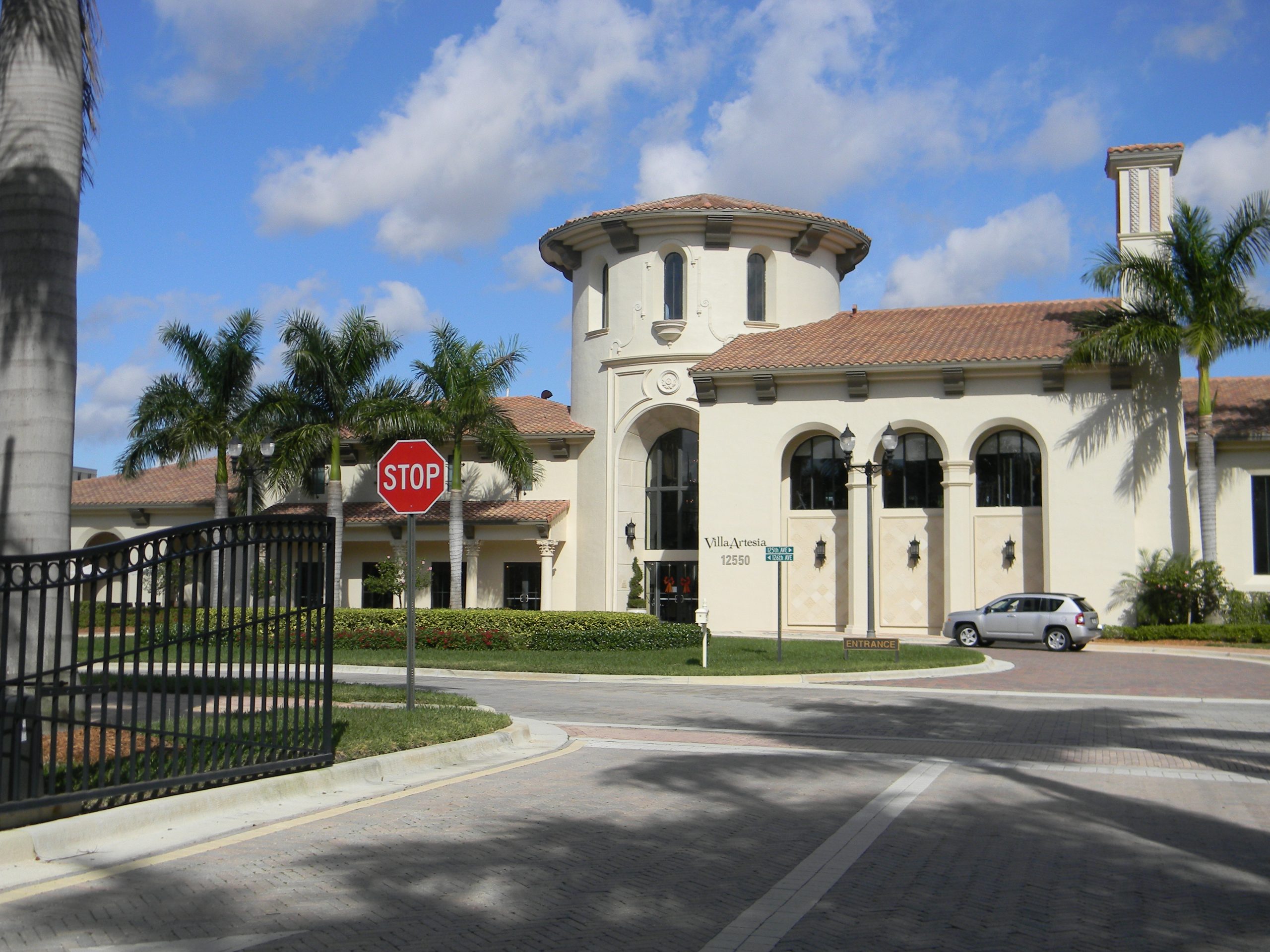 Villa Artesia – Villa Alhambra & Villa Bearritz