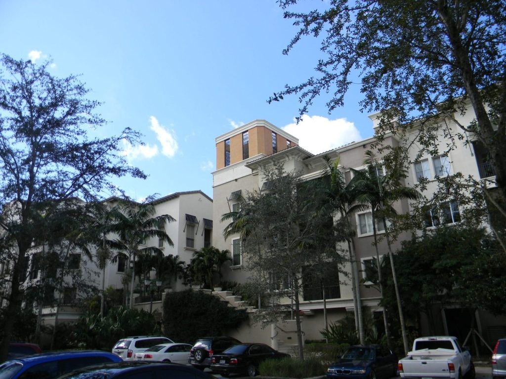 Villa Artesia – Villa Alhambra & Villa Bearritz